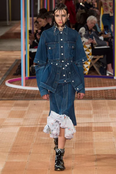 Look 34